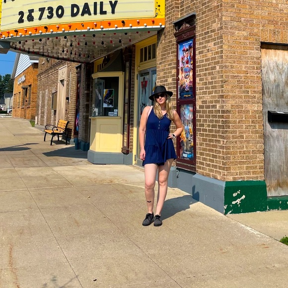 Bundle 3+ items for private discount 😊 - Picture 1 of 2